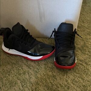 Lebron Athletic Shoes Black and Red